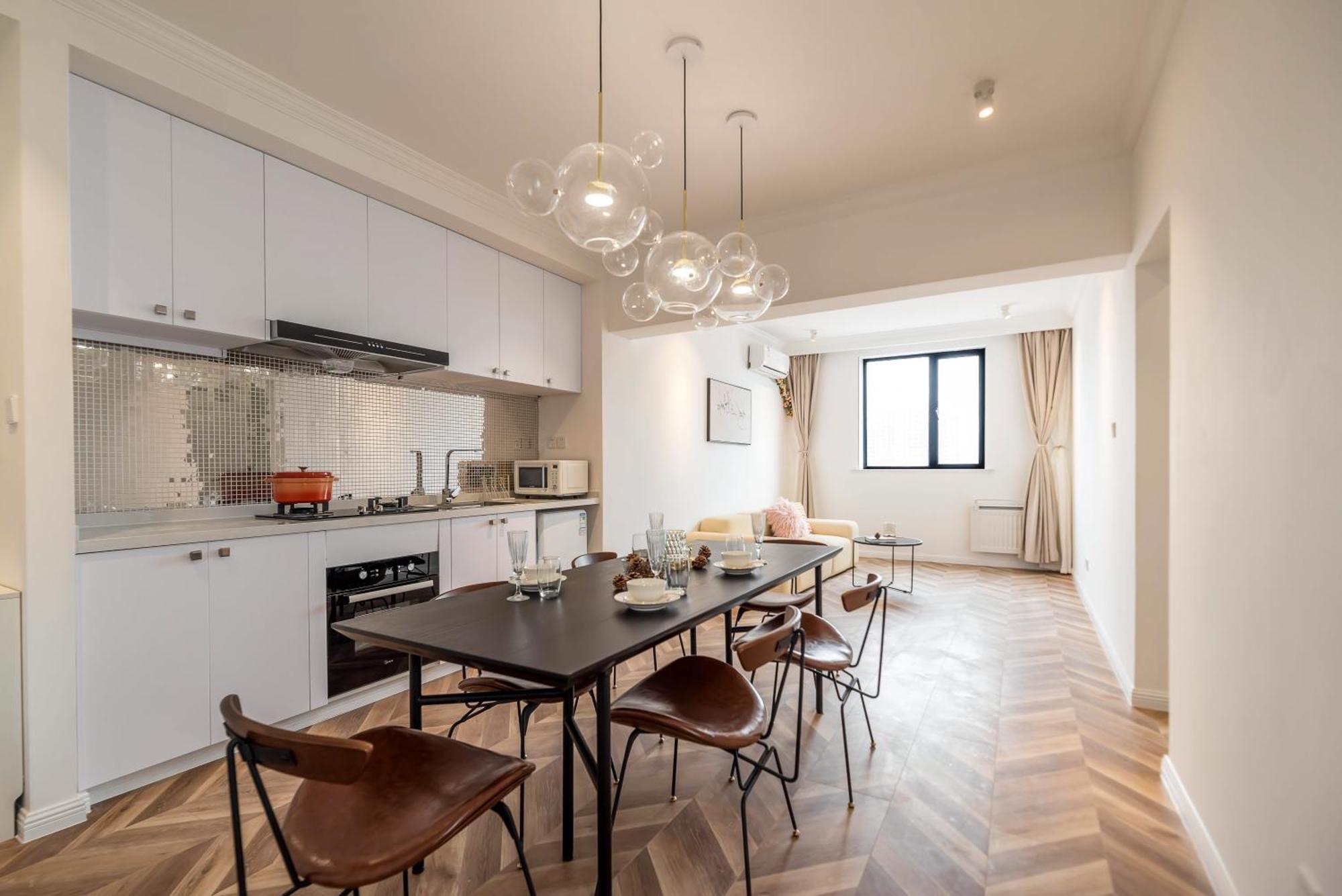 Hills&serendipity Coloured Glaze Family With 2 Bedrooms Near Line1&2 People Square Apartment Shanghai